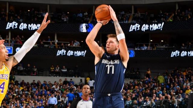  东契奇赛季三双破纪录  