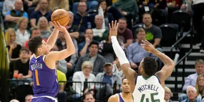  布克空砍50分，太阳不敌鹈鹕  