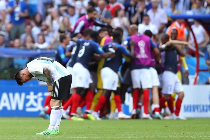  柏林联合铁卫乌龙送礼遭球迷抗议  