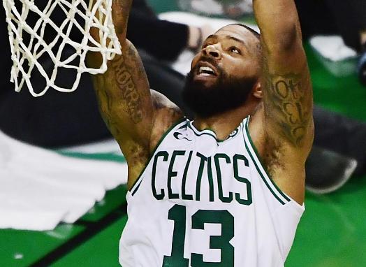  詹姆斯三双助力湖人逆转战胜凯尔特人  